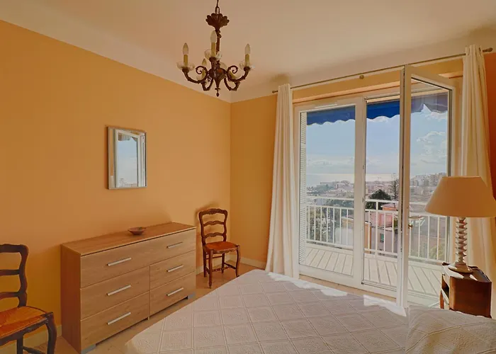 Centre Les Pins Apartment